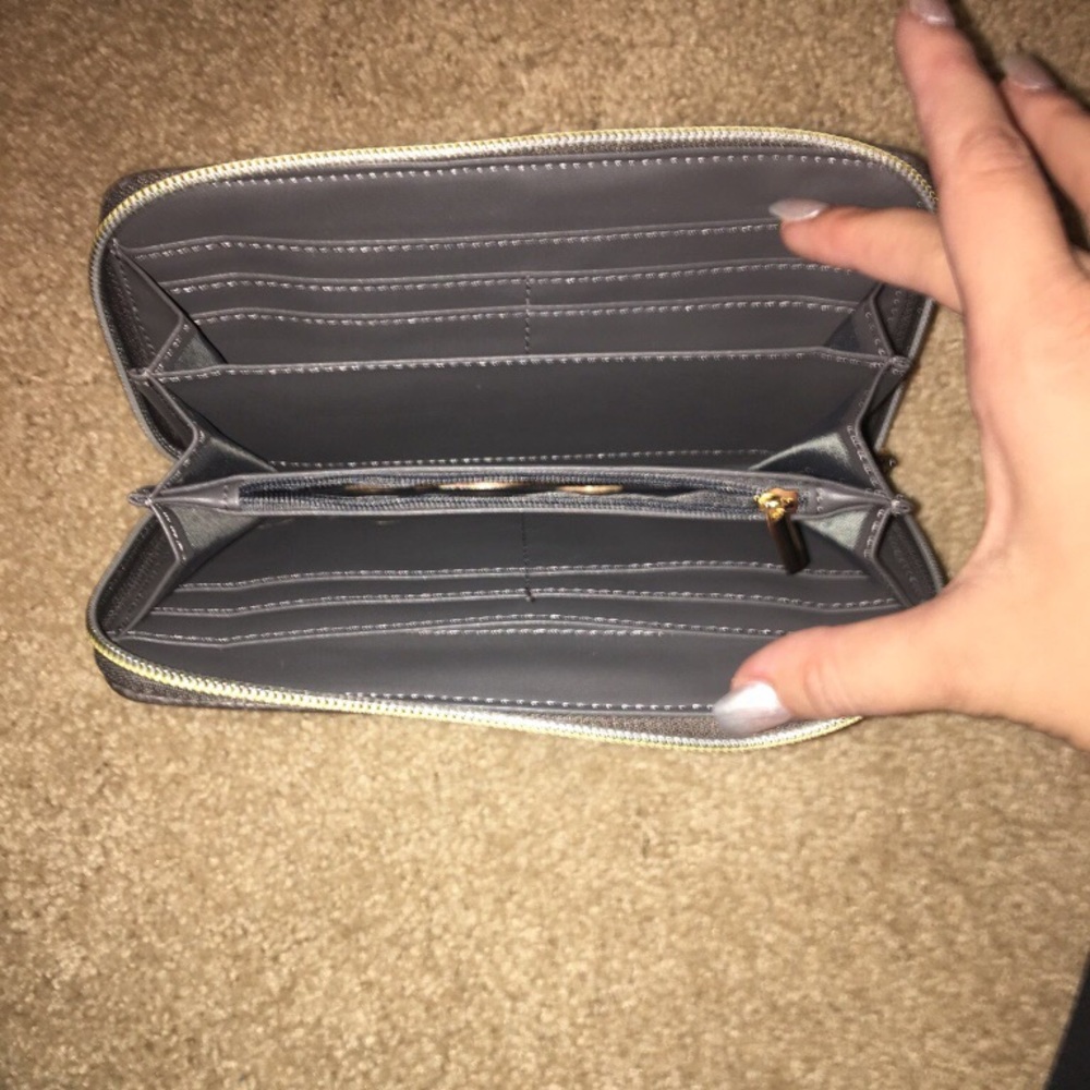 Wallet - Picture 2 of 2